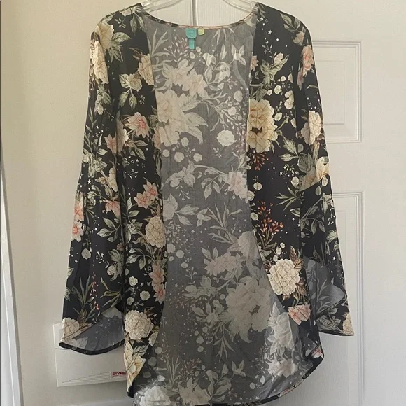 FARM Rio Multicolor Floral Design Shell - Picture 3 of 7